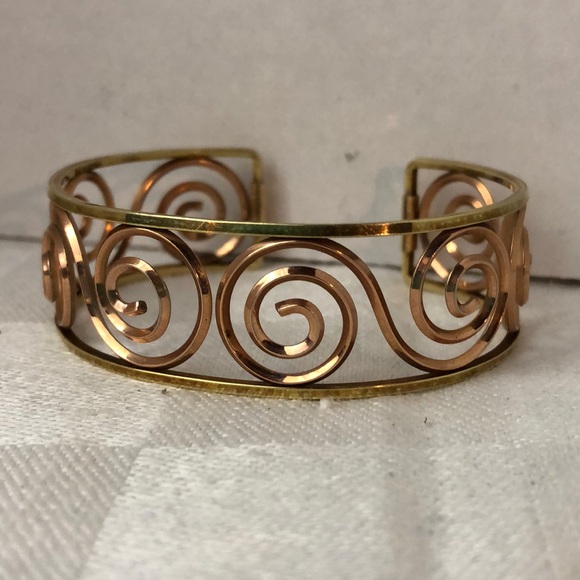 krementz Jewelry - Vintage gold filled wire bracelet by Krementz